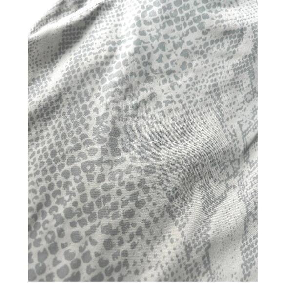 EUC Lululemon Snake Print Tank Top Mesh Gray Women's Size 6 - Picture 5 of 6